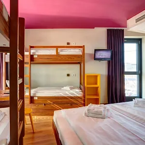 *** Hotel Meininger Frankfurt Main / Airport Německo